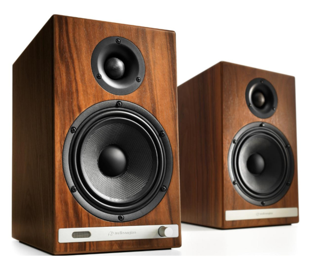 Audioengine HD6 Orzech para