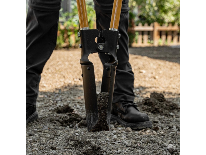 Cat Dołownik k-series posthole digger