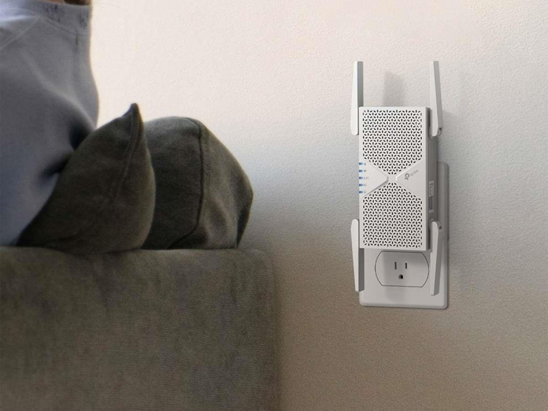 TP-Link RE405BE LAN (802.11a/b/g/n/ac/ax/be 6500Mb) plug repeater