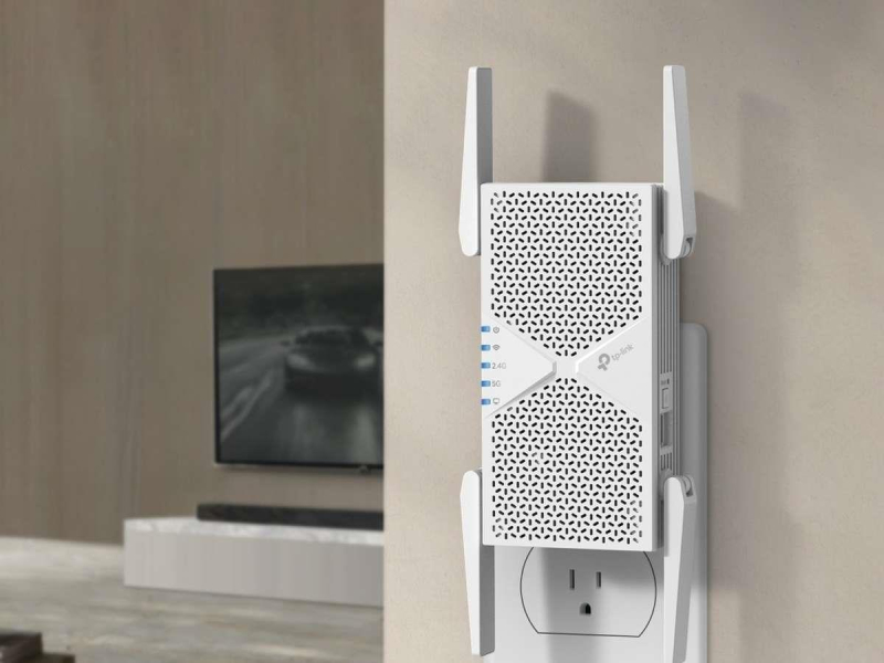 TP-Link RE405BE LAN (802.11a/b/g/n/ac/ax/be 6500Mb) plug repeater