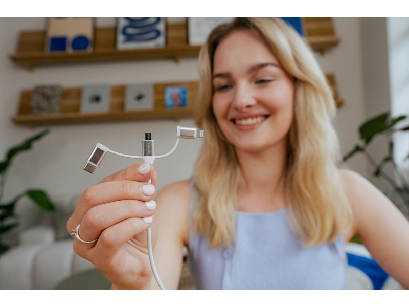 Verbatim 3-in-1 USB-A to Micro-B/USB-C/Lightning 18W 100cm - White
