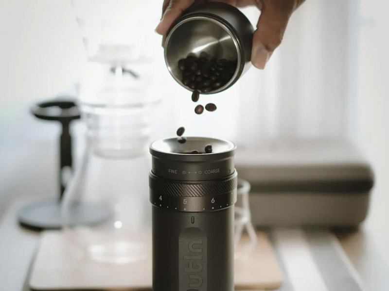 Outin Przenośny młynek do kawy FinoCoffee Brązowy