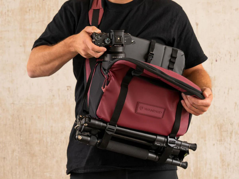 WANDRD ROGUE Sling 9L Rhone Burgundy