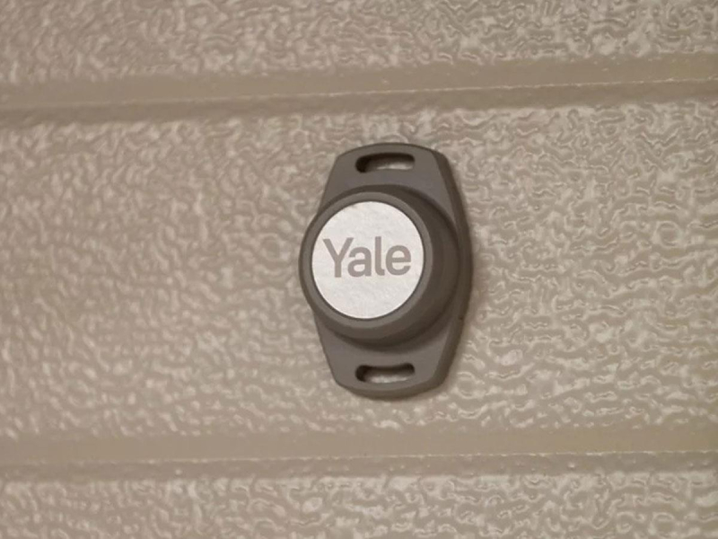 Yale Czujnik pozycji bramy