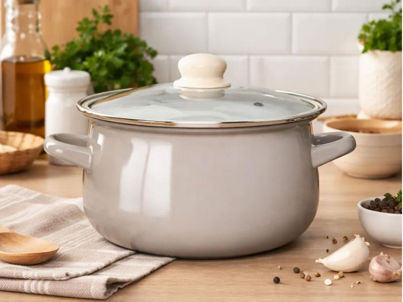 Altom Garnek emaliowany 18cm z pokrywą szklaną 1,9l taupe