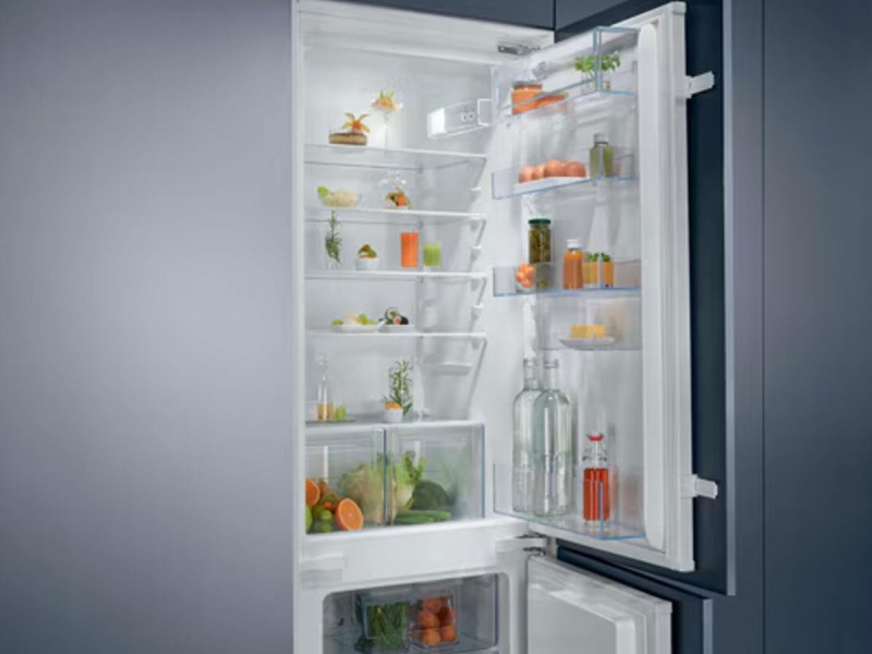 Electrolux LNT6NE18S TwinTech 177,2cm 35dB Zawiasy Ślizgowe 257L