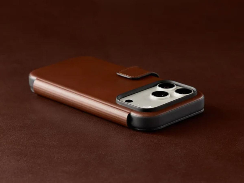 Nomad Modern Leather Folio do iPhone 18 Pro Max / 17 Pro Max MagSa