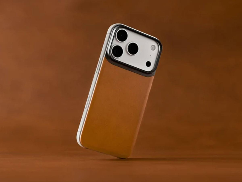 Nomad Magnetic Leather Back iPhone 18 Pro Max / 17 Pro Max MagSafe