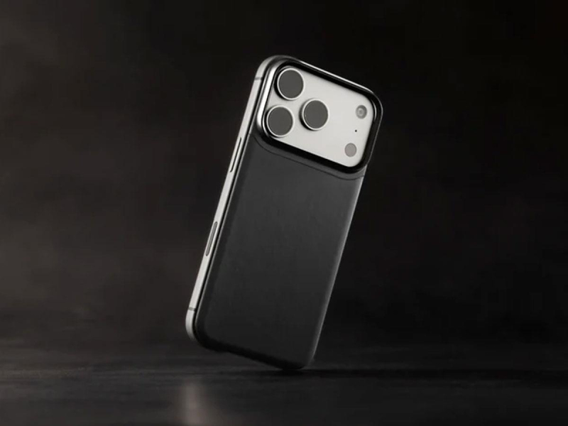 Nomad Magnetic Leather Back iPhone 18 Pro Max / 17 Pro Max MagSafe