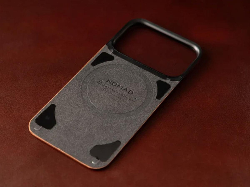 Nomad Magnetic Leather Back iPhone 18 Pro / 17 Pro MagSafe (olde d)