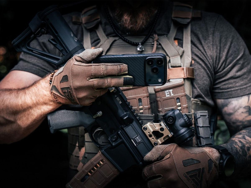 Tactical MagForce Aramid Kryt pro do iPhone 18 Pro Max Black