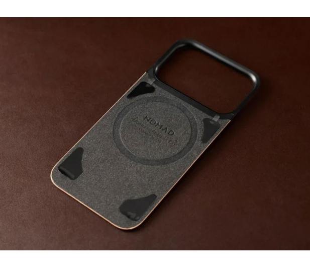 Nomad Magnetic Leather Back iPhone 18 Pro Max / 17 Pro Max MagSafe - 1586585 - zdjęcie 6