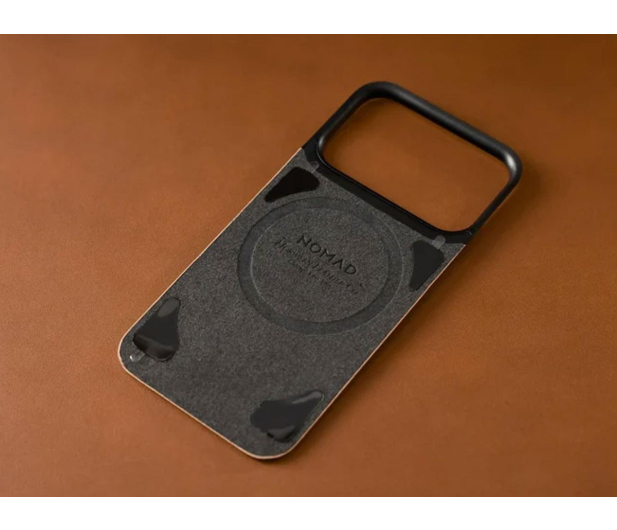 Nomad Magnetic Leather Back iPhone 18 Pro Max / 17 Pro Max MagSafe - 1586587 - zdjęcie 6
