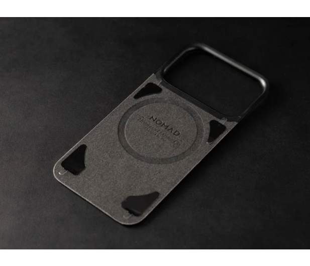 Nomad Magnetic Leather Back iPhone 18 Pro Max / 17 Pro Max MagSafe - 1586588 - zdjęcie 6