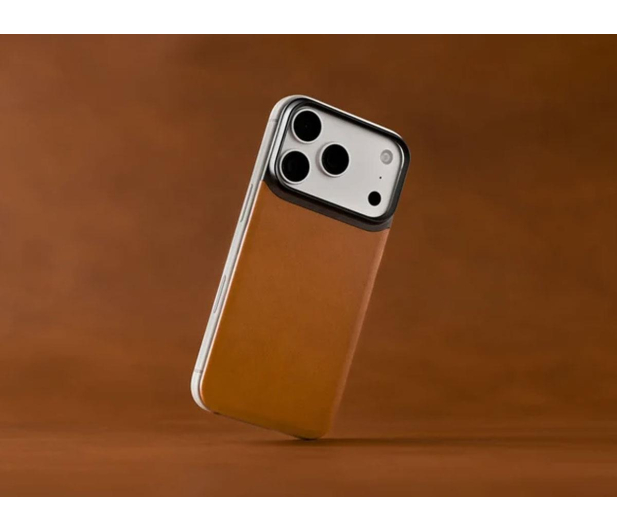 Nomad Magnetic Leather Back iPhone 18 Pro / 17 Pro MagSafe (saddle - 1586592 - zdjęcie 5