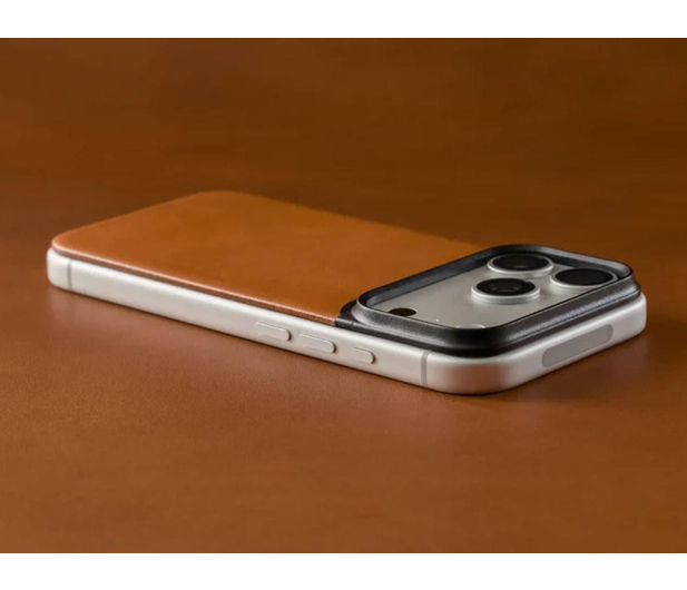 Nomad Magnetic Leather Back iPhone 18 Pro / 17 Pro MagSafe (saddle - 1586592 - zdjęcie 7