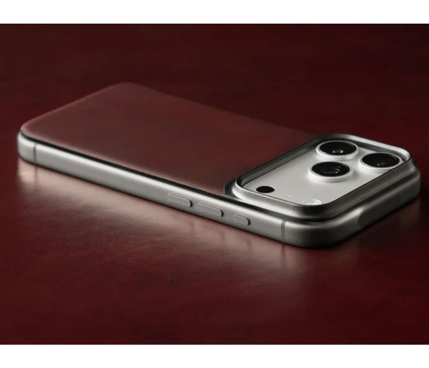 Nomad Magnetic Leather Back iPhone 18 Pro Max / 17 Pro Max MagSafe - 1586586 - zdjęcie 9