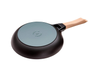 Staub Żeliwna z drewnianym uchwytem 24 cm - 1023632 - zdjęcie 2