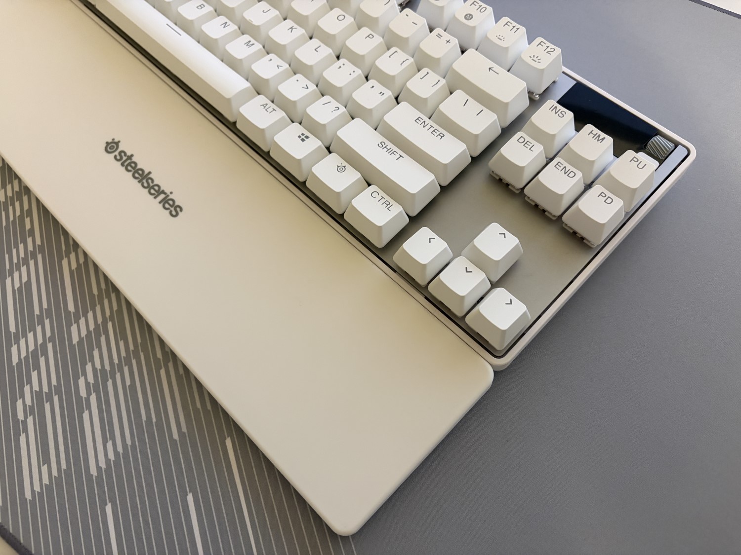 klawiatura magnetyczna steelseries